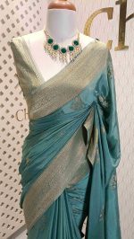 Georgette Banarasi with curved flower bouquet - Image 58