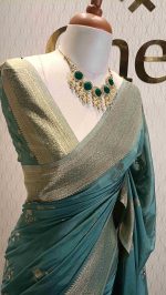 Georgette Banarasi with curved flower bouquet - Image 56