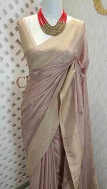 Georgette Banarasi with curved flower bouquet - Image 23