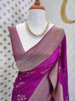 Georgette Banarasi with curved flower bouquet - Image 14