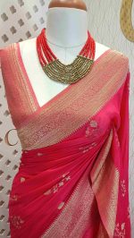 Georgette Banarasi with curved flower bouquet - Image 18