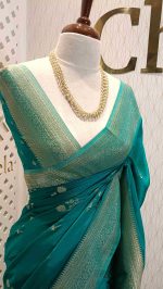 Georgette Banarasi with curved flower bouquet - Image 41