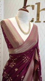 Georgette Banarasi with curved flower bouquet - Image 8