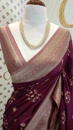 Georgette Banarasi with curved flower bouquet - Image 7