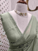 Tissue with raised chain stitch flower motifs - Image 2