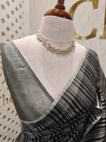 Organza banarasi with vertical stripes pattern - Image 2