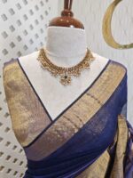 Linen with stripes pattern and wide border - Image 4