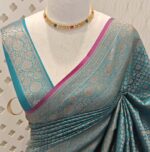 Soft katan with 3 flowers in floral diamond shaped design and contrast border - Image 9