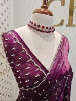 Georgette with bindi like design and scallop border - Image 2