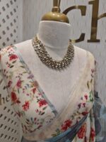 Linen with geometric pattern and floral print on border - Image 2