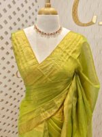 Tissue with stripes pattern on border and pallu - Image 7