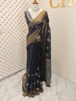 Linen with rose flower like thread work and wide border - Image 4