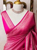 Banarasi with ring around and diamond shaped boarder - Image 2