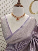 Banarasi with small different floral veiny designs - Image 5