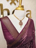 Tissue banarasi with diamond shaped small prints on full body with thin boarder - Image 39