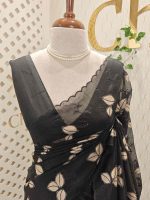 Net kota saree with thread work embroidery in a repeating pattern of leaves and small berry-like clusters on a vine - Image 2