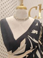 Soft silk with leafy printed pattern - Image 2