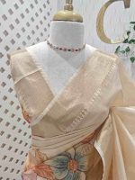 Kerala saree with suttle large flower print on the body and pallu - Image 2