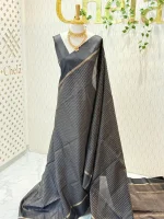 Kanjeevaram with geometric line pattern with crisscross like geometric design pallu - Image 3