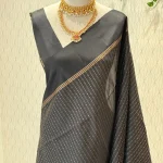Kanjeevaram with geometric line pattern with crisscross like geometric design pallu