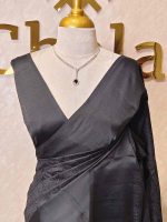 Linen saree with self thread floral embroidery pattern - Image 2