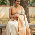 Banarasi with flowing flowers like pattern with contrast border